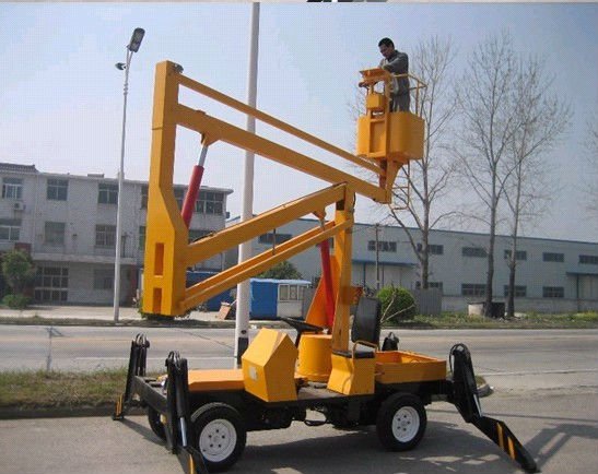 Articulating boom platform